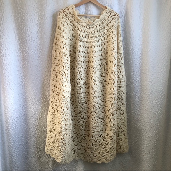 Handmade Cream Crochet Wool Knit Oversized Button Up Sweater Cape - Picture 3 of 15